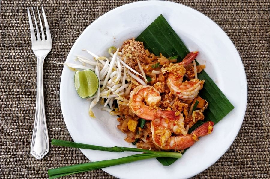 Pad Thai with shrimp, lime and peanuts